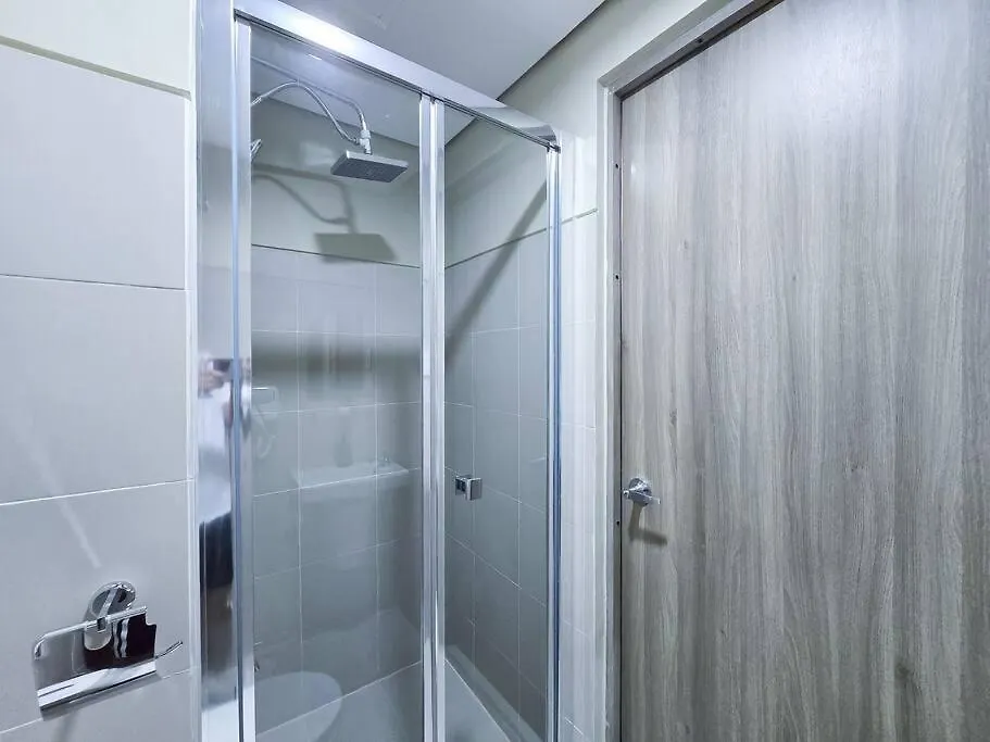 1Br Unit Condotel W Balcony Fame Residences -Fm31 Manila Apartment